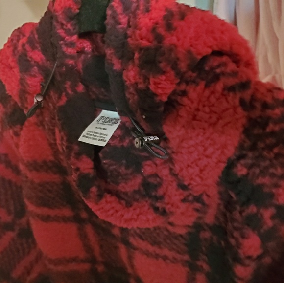 Sweater - Picture 1 of 2